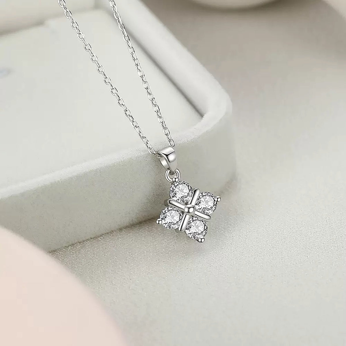 Aurora Clover Moissanite Necklace, four-petal moissanite pendant in S925 sterling silver